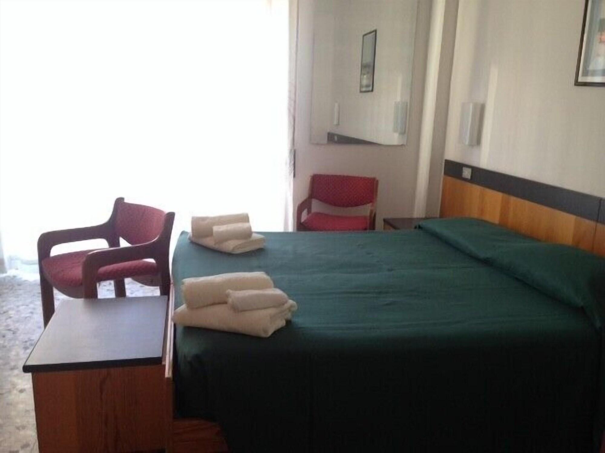 Hotel Minerva Pietra Ligure Buitenkant foto