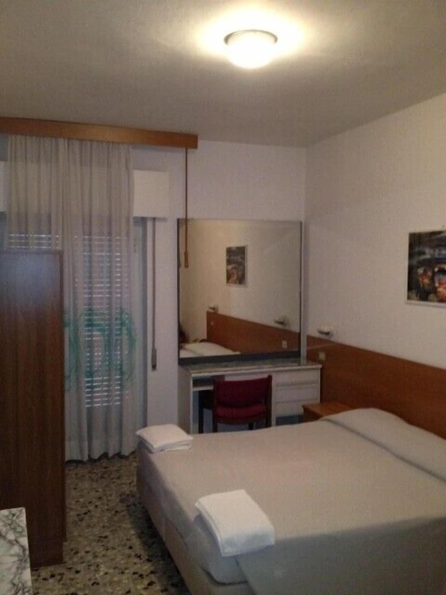 Hotel Minerva Pietra Ligure Buitenkant foto