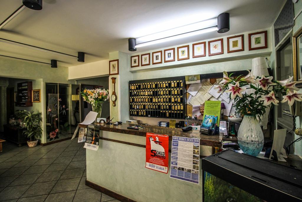Hotel Minerva Pietra Ligure Buitenkant foto