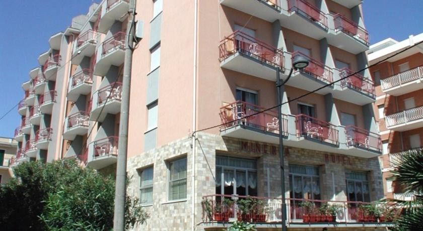 Hotel Minerva Pietra Ligure Buitenkant foto
