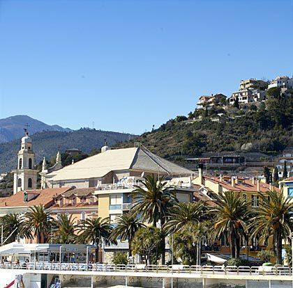 Hotel Minerva Pietra Ligure Buitenkant foto