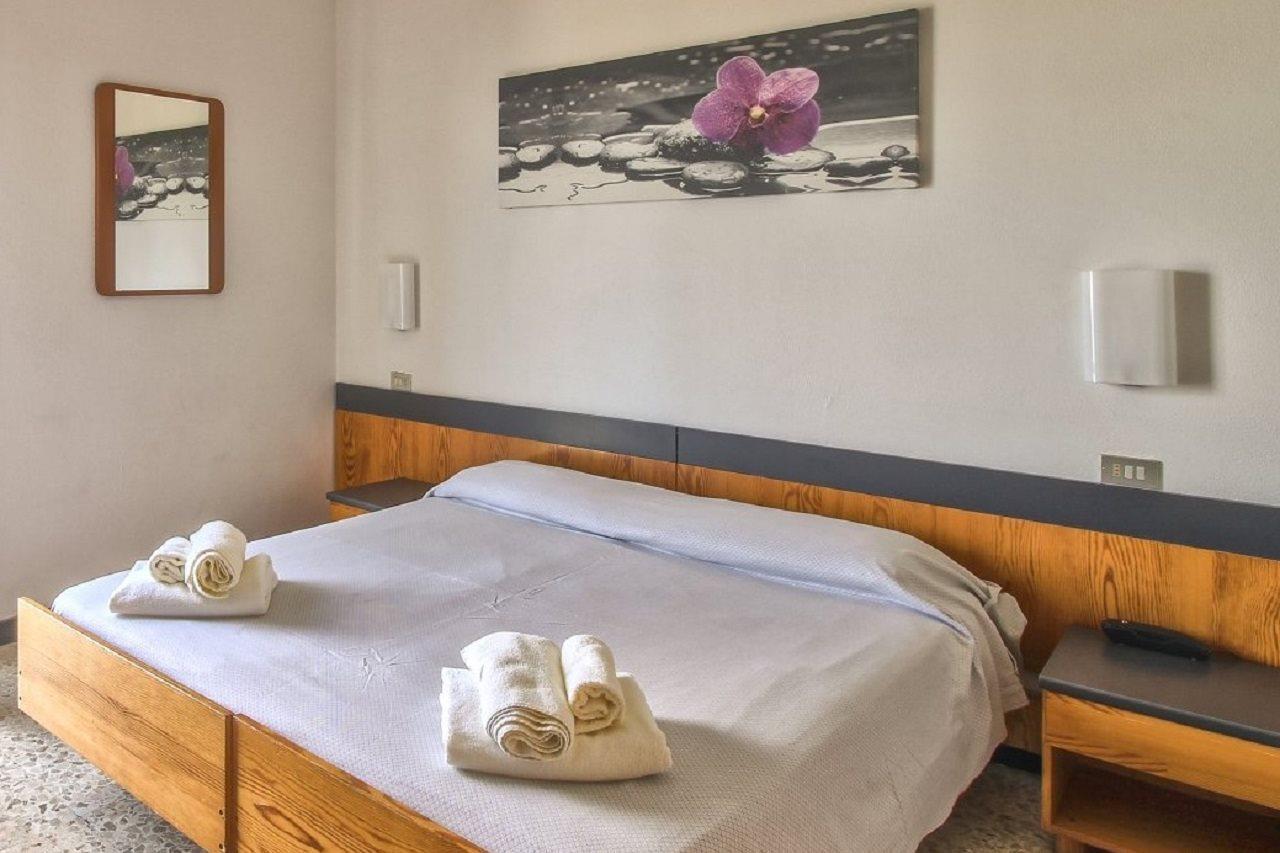 Hotel Minerva Pietra Ligure Buitenkant foto