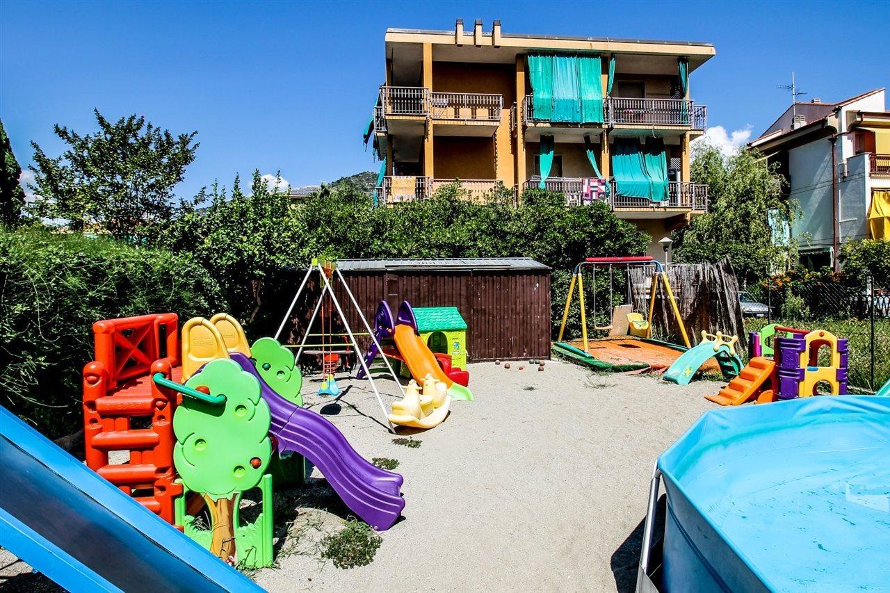 Hotel Minerva Pietra Ligure Buitenkant foto