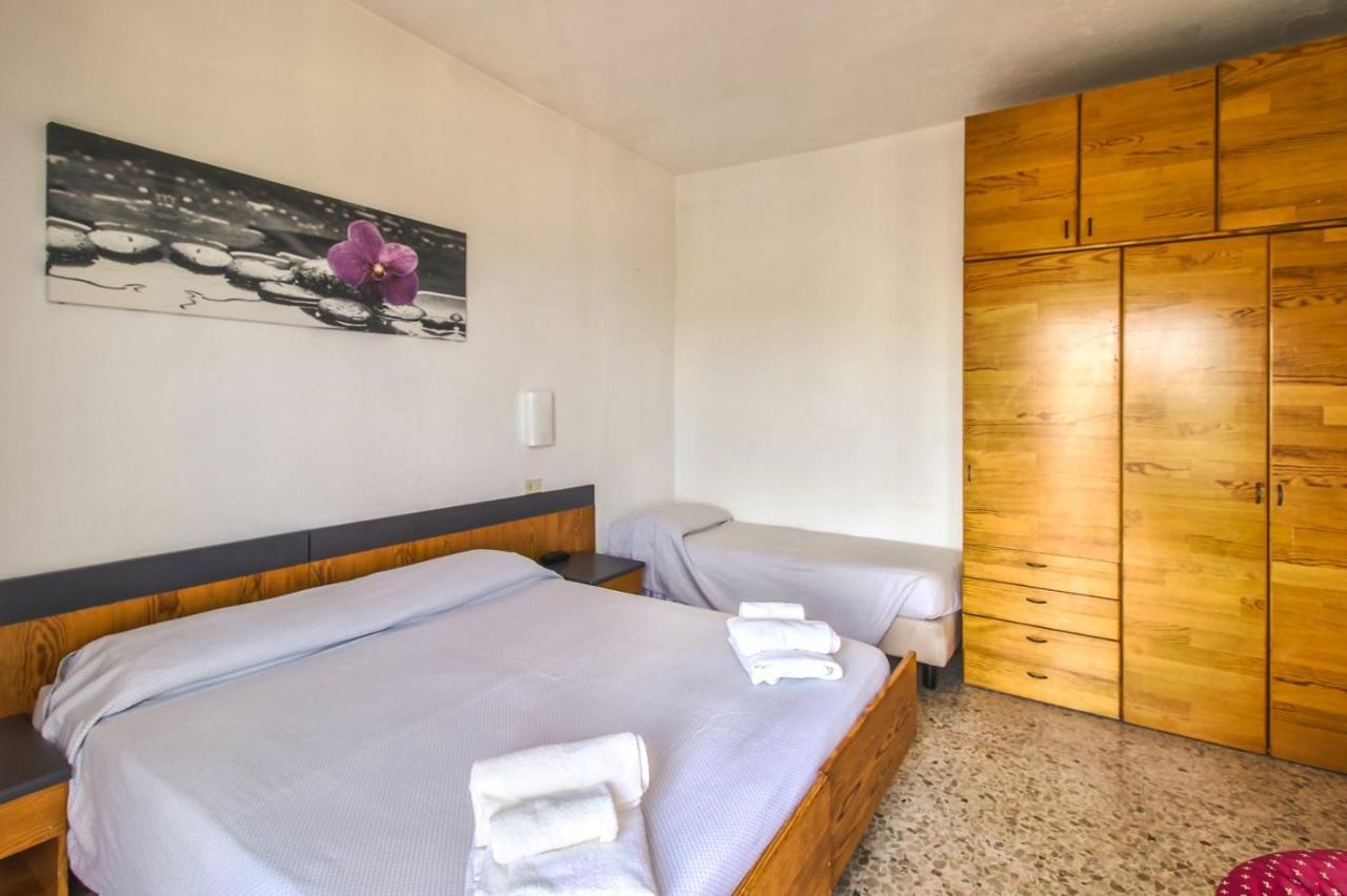 Hotel Minerva Pietra Ligure Buitenkant foto